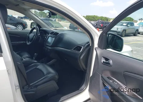 2018 Dodge Journey Crossroad z USA, uszkodzony, nr VIN 3C4PDCGG8JT515629